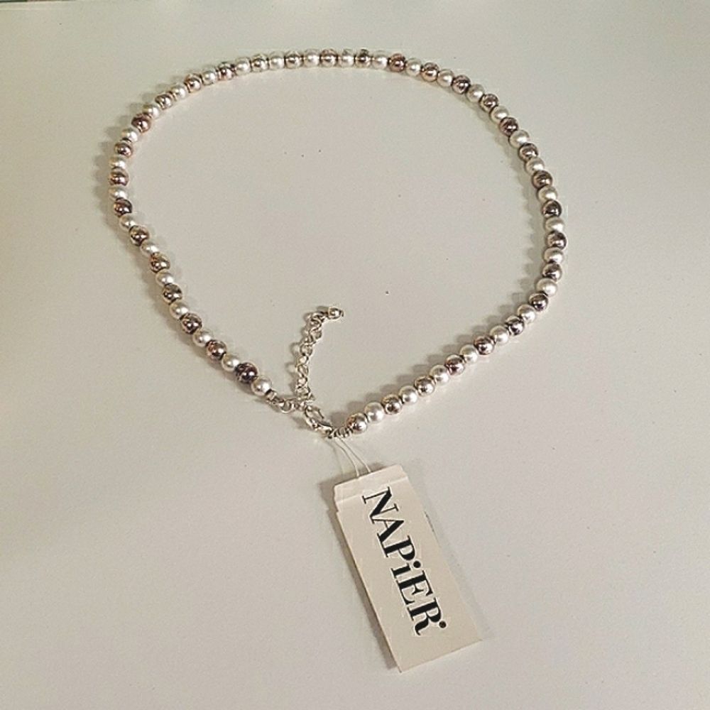 NWT 💛Napier Faux Pearl/Rose Gold Necklace